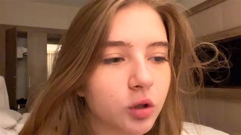 голая обезьяна ворвалась на стрим - YouTube