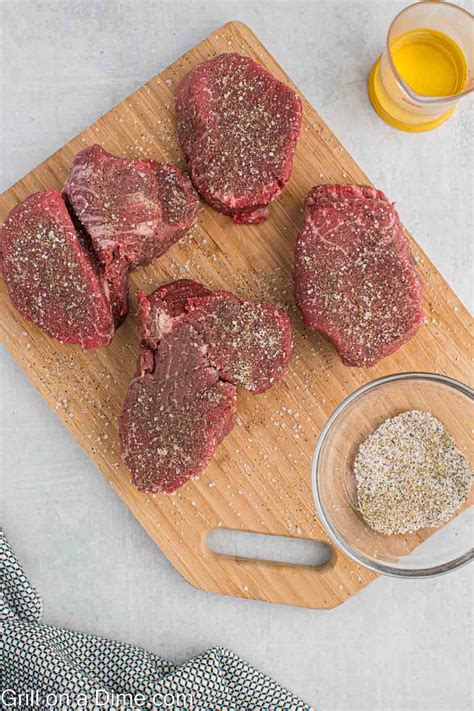 how to prepare filet mignon on the grill 13