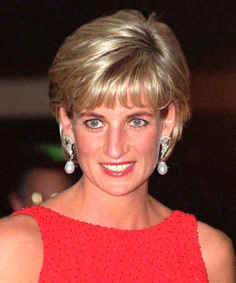 This Is The Real Story Behind Princess Diana's Iconic Haircut | Lady