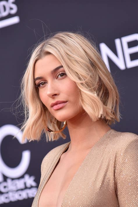 Layered shoulder length bob haircut styles are trending this summer 33
