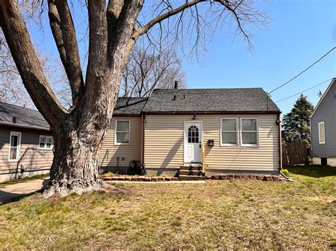 4021 8th St, Des Moines, IA 50313 - See Est. Value, Schools & More