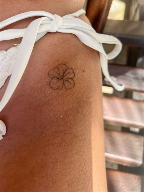 tattoo of hibiscus flower 2