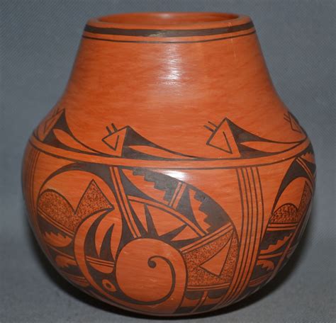 HOPI POTTERY VASE
