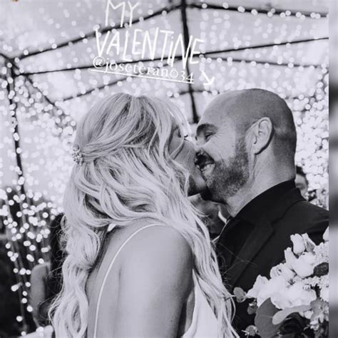 Así de candente fue el día de los enamorados para Issa Vegas