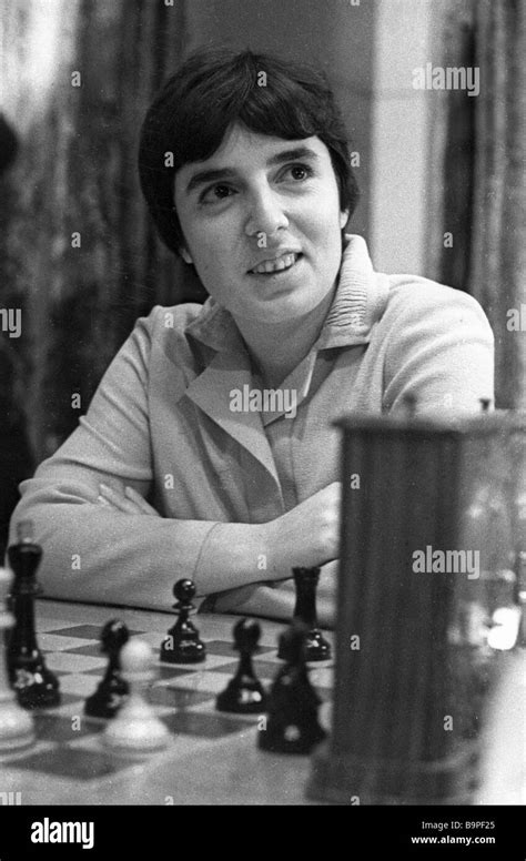 1962 world chess champion Nona Gaprindashvili Stock Photo: 23237037 - Alamy