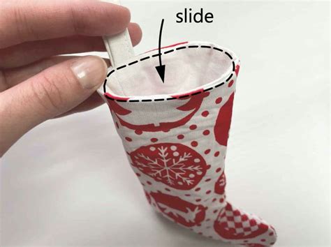 Mini Christmas stocking FREE pattern | Mini christmas stockings ...