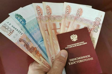 В 2025 году пенсии работающим пенсионерам могут проиндексировать дважды ...