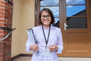 how to become a homeless social worker in texas