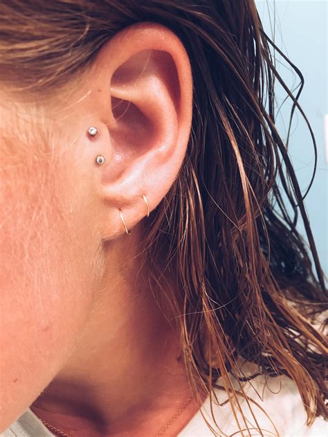 piercing tragus