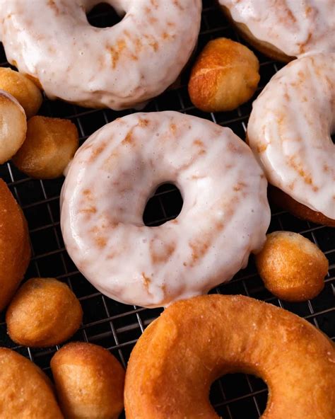 Amish Donuts - Tastes of Lizzy T