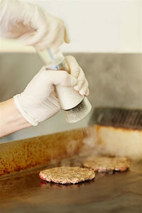 Are Fast Food Workers Supposed To Wear Gloves? Everything You Need To ...