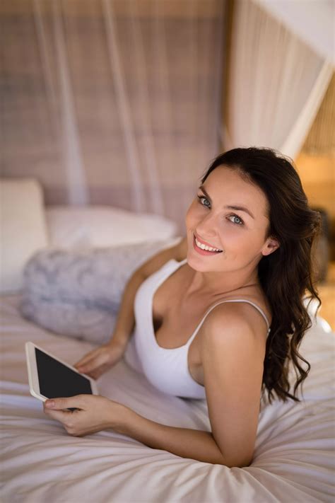Chat with Lois Wilkerson nsfw - Enjoy Free Unrestricted AI Character