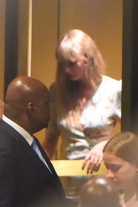 Taylor Swift - Leaves Restaurant in NYC 08/23/2022 • CelebMafia