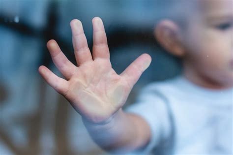 Діти, які втратили батьків під час війни, можуть щомісяця отримати ...