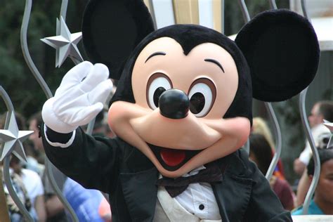 LOISIRS. Mickey a 90 ans : voici tout ce qu'il faut savoir sur la ...