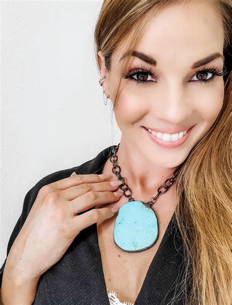 Kiki James's Instagram, Twitter & Facebook on IDCrawl