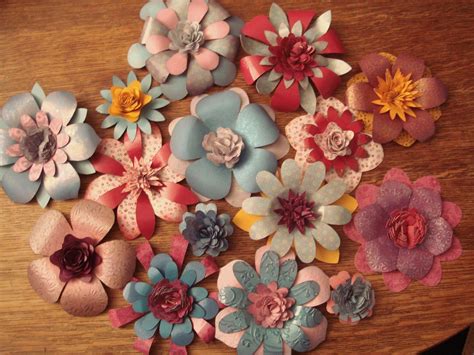 Scrappy Soo: Cricut Flowers | Paper flower tutorial, Cricut crafts ...