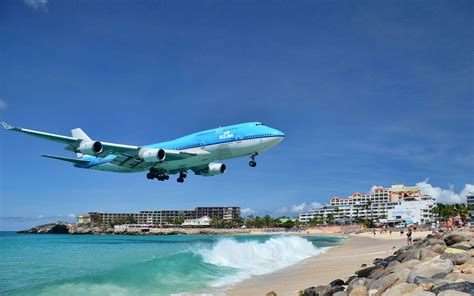 Maho Beach / St Maarten / The Caribbean // World Beach Guide
