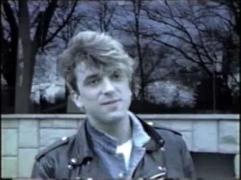 Mladen Vojičić-Tifa-Intervju 1985.flv - YouTube