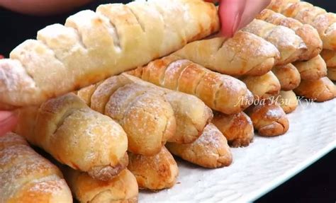 Слоеное печенье на сметане Трубочки с кокосовой стружкой и джемом ...