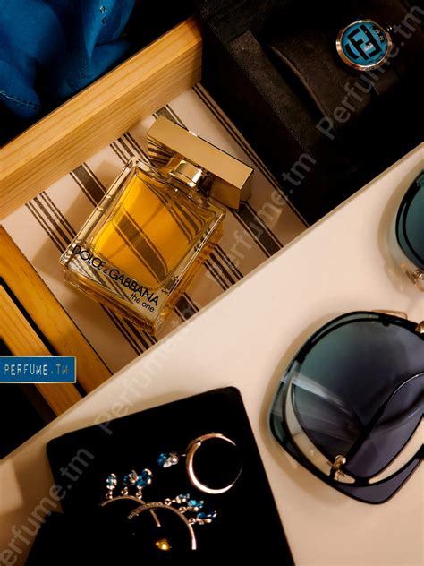 The One Dolce&Gabbana perfume - a fragrance for women 2006