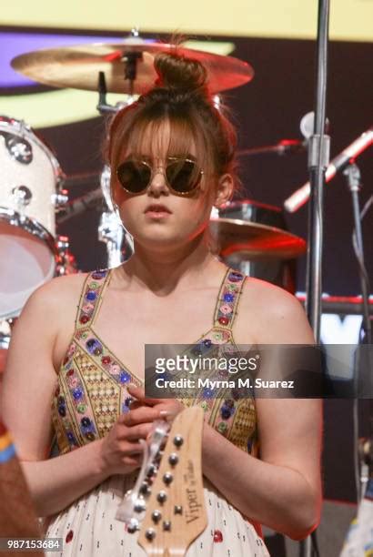 345 photos et images haute résolution de Kiiara - Getty Images