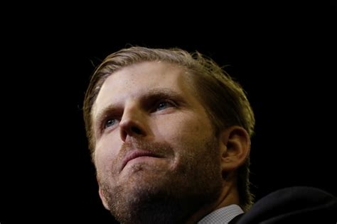 Барменша плюнула в сына Трампа и избежала наказания: Происшествия: Из ...