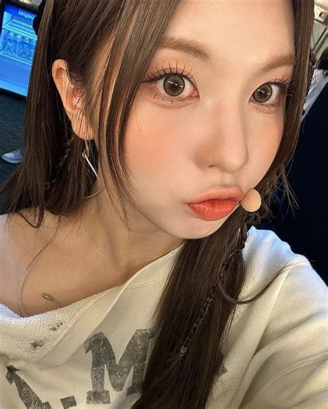 230504 NMIXX Instagram Update - BAE : r/NMIXX