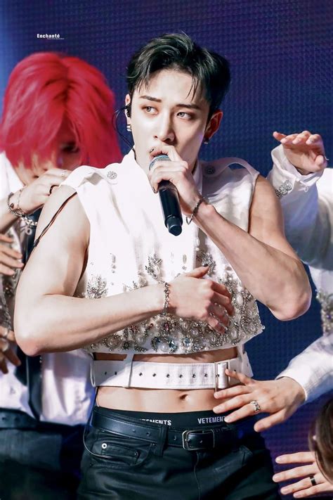 9 Times Stray Kids' Bang Chan Showed Off His Abs In A Crop Top - Koreaboo