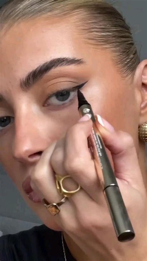 Liquid eyeliner tutorial – Artofit