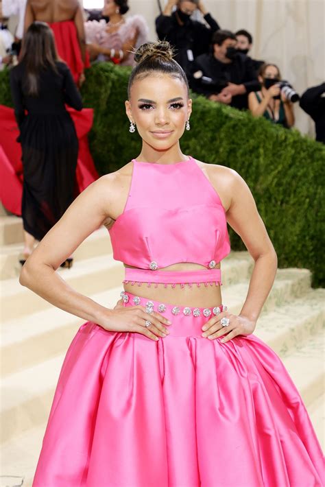 MET GALA 2021 بقطع مجوهرات فارهة تحاكي الخيال - مجلة هي