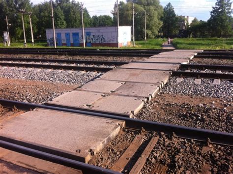 Укладка шпал железнодорожных: Способ укладки железобетонных шпал на ...