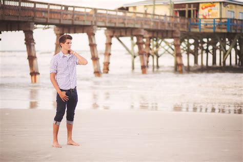 Senior boy at the beach | Ann Axon Photography | Central FL