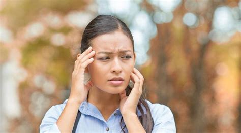 yuk intip tips  trik menjaga kelembapan kulit  cuaca panas