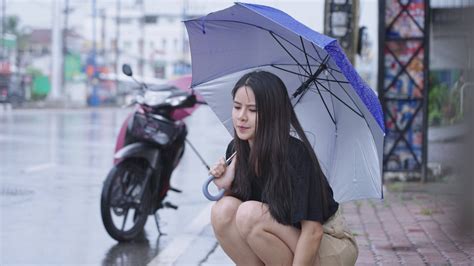 Rainy Chinese Girl Memes