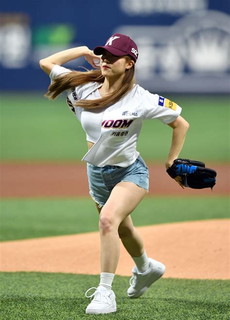 CIGNATURE - JEEWON : r/kpopfap