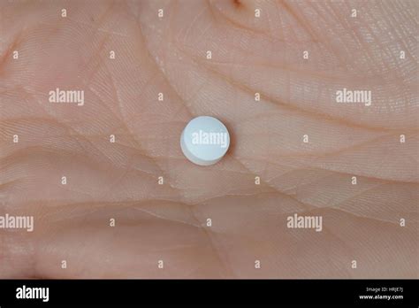 Quetiapine Fumarate 50 mg Stock Photo - Alamy