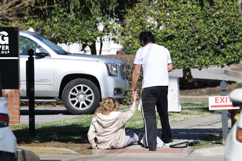 Kathie Lee Gifford stumbles during walk with boyfriend Richard Spitz