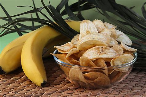 Сушеные бананы: калорийность, польза и вред, рецепт приготовления