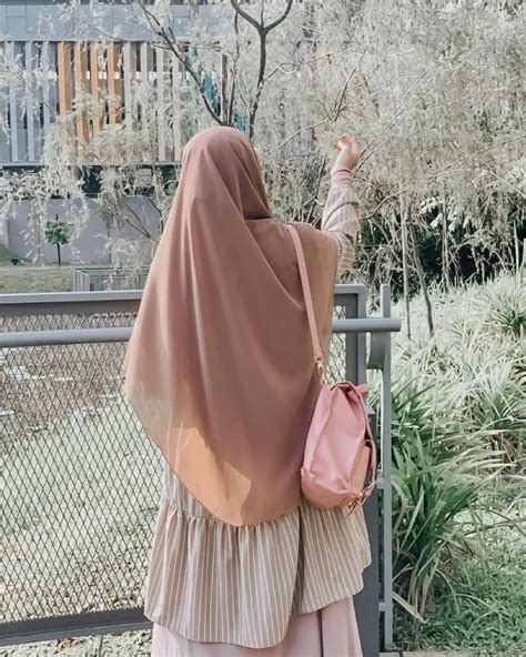 kumpulan gambar wanita berhijab syar   belakang terlengkap blog