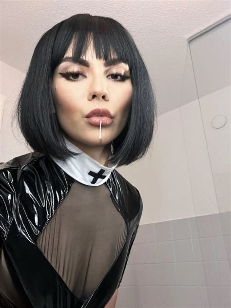 Femdom Spitting Porn