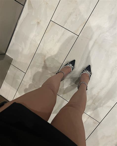 leslie guerrero | going up ? | Instagram