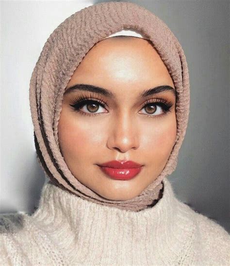 Pin by Айпери. Нышанова on Идеи для фото | Head scarf styles, Hijab ...
