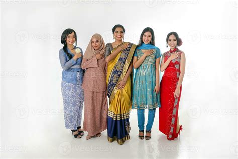 South east Asian Malay Chinese Indian race ethnic origin woman wearing