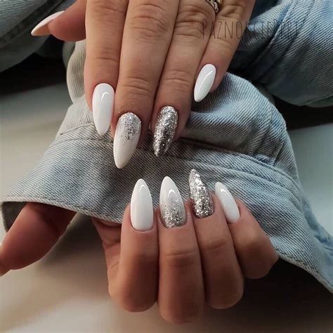 Длинные белые ногти с блестками | Gucci nails, Manicure, Swag nails