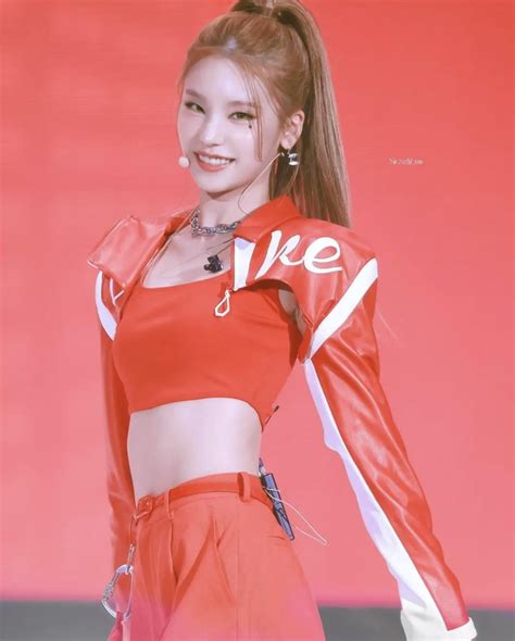 Anyone else love Itzy’s cute little boobs? : r/KpopImagines