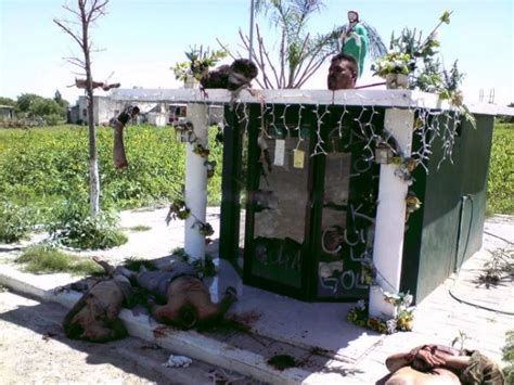 Photos of Alleged Zetas Dismembered Along a Chapel ~ Borderland Beat