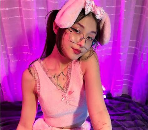 Nữ streamer Dzihiko lộ clip khoe thân trong lúc livestream