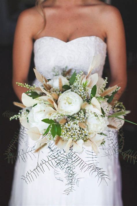 10 Most Ravishingly Rustic Wedding Bouquets