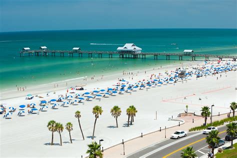 Hotel with Pool in Clearwater Beach | Holiday Inn Clearwater